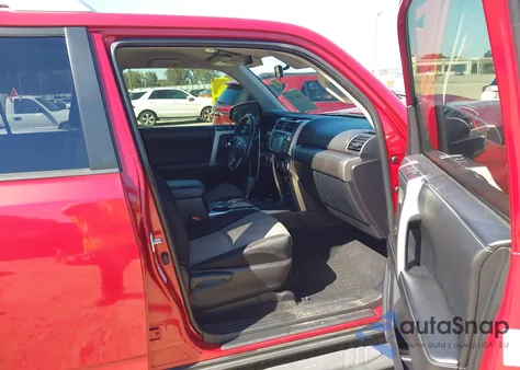 2014 Toyota 4Runner Sr5 z USA, uszkodzony, nr VIN JTEZU5JR7E5081428